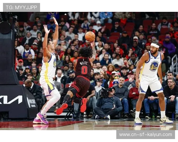 冰火两重天：公牛与勇士的较量备受瞩目，公牛和勇士的比赛录像